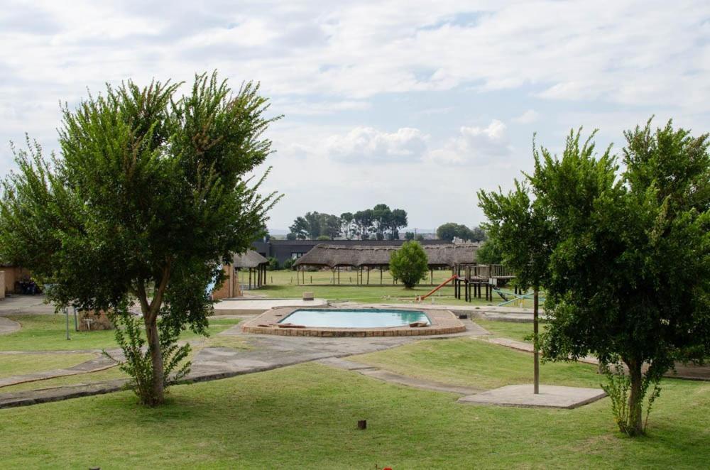 Hotel Matlapeng Country Estate Vanderbijlpark Exteriér fotografie